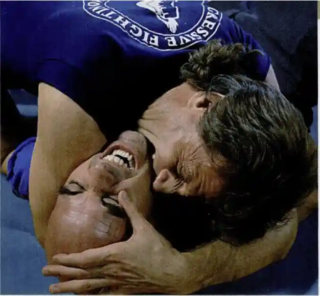 Maximum destruction: Kino mutai is the Philippine art of biting and eye gouging. With the proper jujutsu hold to keep your opponent from squirming, you can use both skills at the same time.